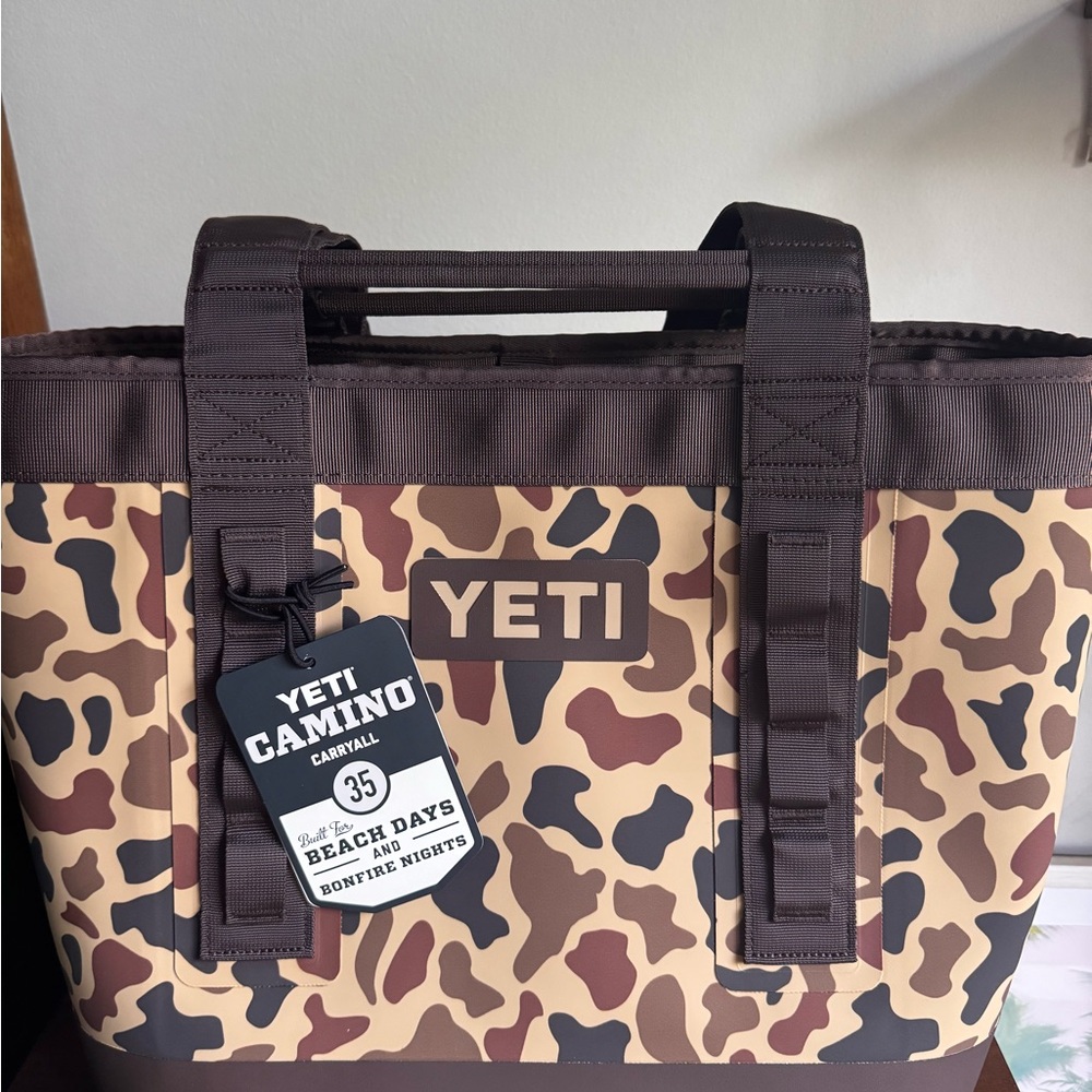 YETI Camino Carryall 35 - Brown and Tan Camo